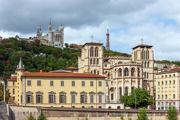 Fototapeta premium View of the Basilica of Notre-Dame de Fourviere from the banks of the Saone River in Lyon