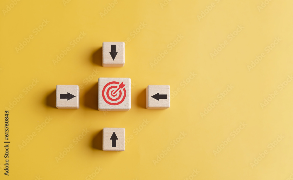 Aufkleber Target objective aiming business improvement. Standardization, certification. Objective customer target development and management concept.