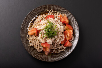 トマトと豚しゃぶの冷やし蕎麦