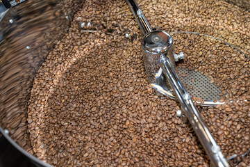 café en grain en cours de torréfaction 
