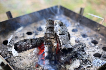 焚き火台を使って楽しむキャンプでの焚き火