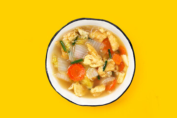 Clear soup with omelet and tofu