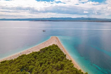 Cercles muraux Plage de la Corne d'Or, Brac, Croatie Golden Horn Beach, Zlatni Rat, Golden Cape, southern coast of the Croatian island of Brač, in the region of Dalmatia