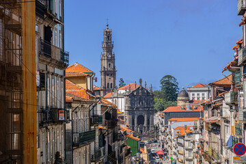 Historical buildings in Porto - obrazy, fototapety, plakaty