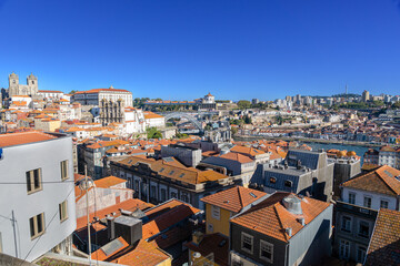 Fototapeta na wymiar Colorful buildings in Porto