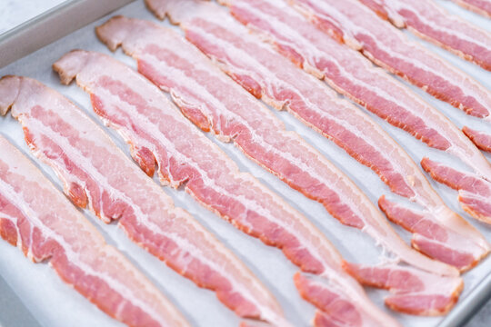 Cooking bacon strips