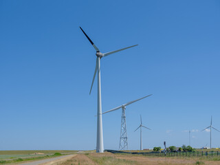 Fototapeta premium Wind turbines at the Eemshaven in Groningen || Windturbines bij de Eemshaven in Groningen