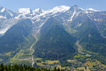 Paysage de montagne en &eacute;t&eacute;