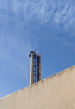 Industrial chimney protected with lightning rod