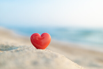 ビーチとハートの置物