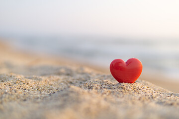 ビーチとハートの置物