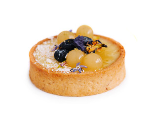 Tart with lemon curd and fresh berries