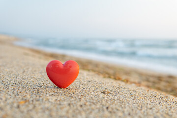 ビーチとハートの置物