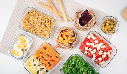 Picnic. Salad bar. Glass lunch box. Batch cooking. Lunch box. Balanced meal. Healthy food. Zero waste. 