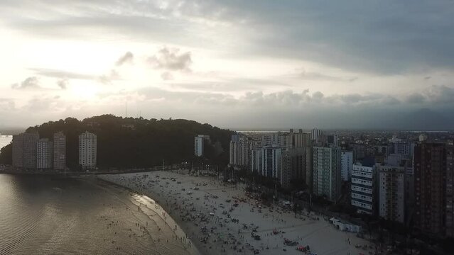 SAO VICENTE - ORLA BIQUINHA - SOBE - MOV LATERAL PARA DIREITA