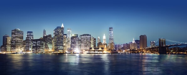 Fototapeta na wymiar A view of New York city at night time