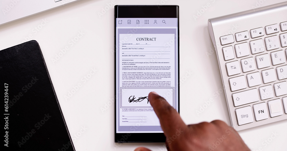 Poster digital signature on contract document online