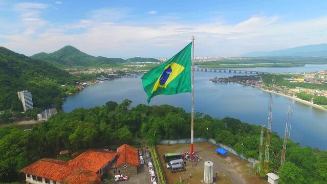 SAO VICENTE - MANHA - EM TORNO BANDEIRA BRASIL - PONTE PENSIL E VILA MARGARIDA.
