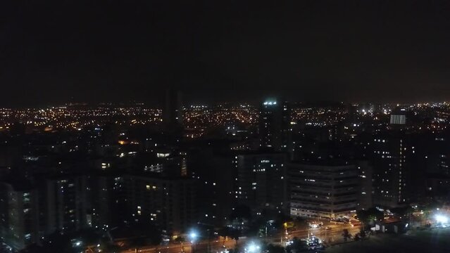 sobrevoo de drone na orla do Gonzaguinha a noite