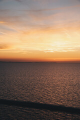 Fototapeta na wymiar Traumhafter Sonnenuntergang mit Blick auf das Meer, Sardinien, Italien