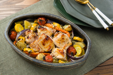 鶏肉と彩り野菜のオーブン焼き（オーバルの大皿）