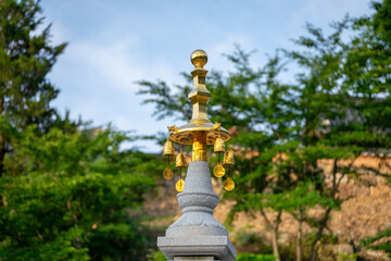 Fototapeta na wymiar golden buddha statue