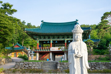 korea temple in the park