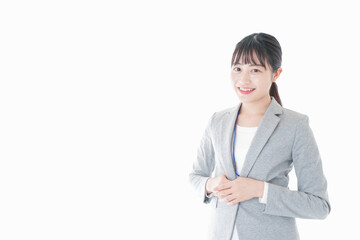 オフィスで働く若いビジネスウーマン