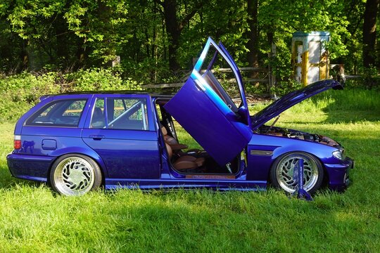 BMW M3 E36 Touring in blau