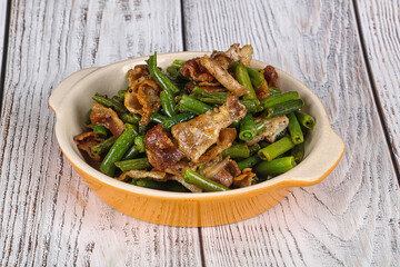 Roasted bacon with green bean