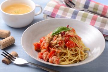 ツナとミニトマトのパスタ