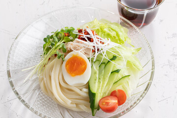 サラダうどん　salad udon