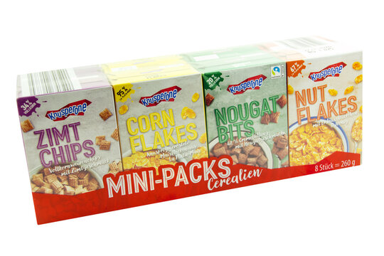 Knusperone Mini-Packs Sorten Corn Flakes, Nougat Bits, Zimt Chips, Nut Flakes  Fairtrade Hintergrund weiß