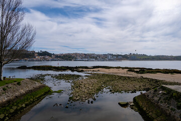 Atrapa la serenidad del mar de Oporto con sus aguas cristalinas y su brisa salada. Disfruta de la belleza de la costa atlántica y deja que la magia del océano inspire tus sentidos.  © Beatriz