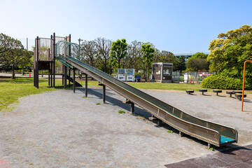 公園 大型すべり台