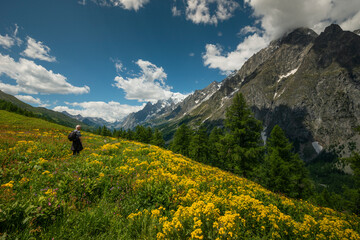 Fototapeta na wymiar Trekking on the alps, Aosta Valley