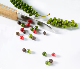 Pfefferkoerner plus Messer