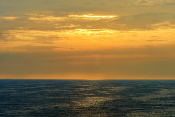 Obraz premium Landscape of Sunset view captured from Cruise