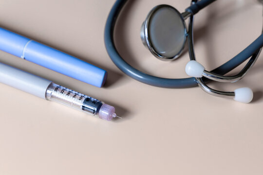 Insulin injection pen or insulin cartridge pen for diabetics.