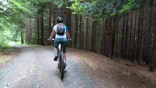 MONTE CUSNA SALIRE IN BICI DA VILLA MINOZZO 