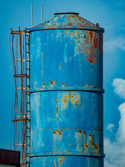 Alte und rostige Baumaschinen