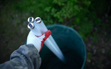 Throw old office lamps in the trash.Disposal of mercury lamps.