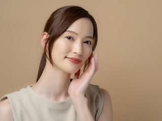 女性・美容・ベージュバック