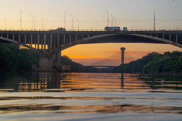 ponte estaida e ponte JK (Jucelino kubitschek )  vistas do meio do rio poti em Teresina 