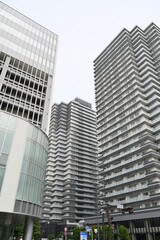 Fototapeta premium modern office building in downtown