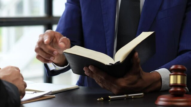 Lawyer concepts to testify to clients and to provide counseling in cases, to provide legal relief, to maintain law and fairness, to proceed with transparency, to attorneys to defend cases in court.