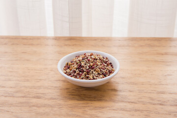 Health preserving tea made from traditional Chinese medicine
