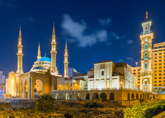 Fototapeta na wymiar Mohammad Al-Amin mosque and Saint Georges Maronite Cathedral, Beirut, Lebanon