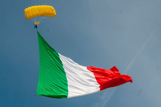 Paracadutista con Tricolore 