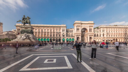 Obraz premium Panorama showing Milan Cathedral and Vittorio Emanuele gallery timelapse.